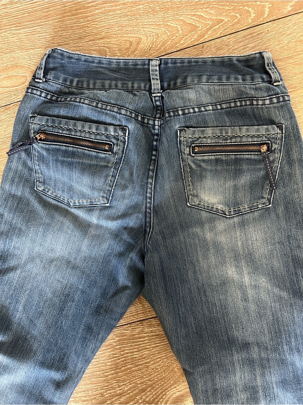 Women's Flare Jeans in Medium Blue Wash - Picture 8 of 11
